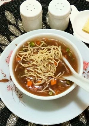 মন চাও সুপ(man chow soup recipe in Bengali) রেসিপির প্রধান ছবি
