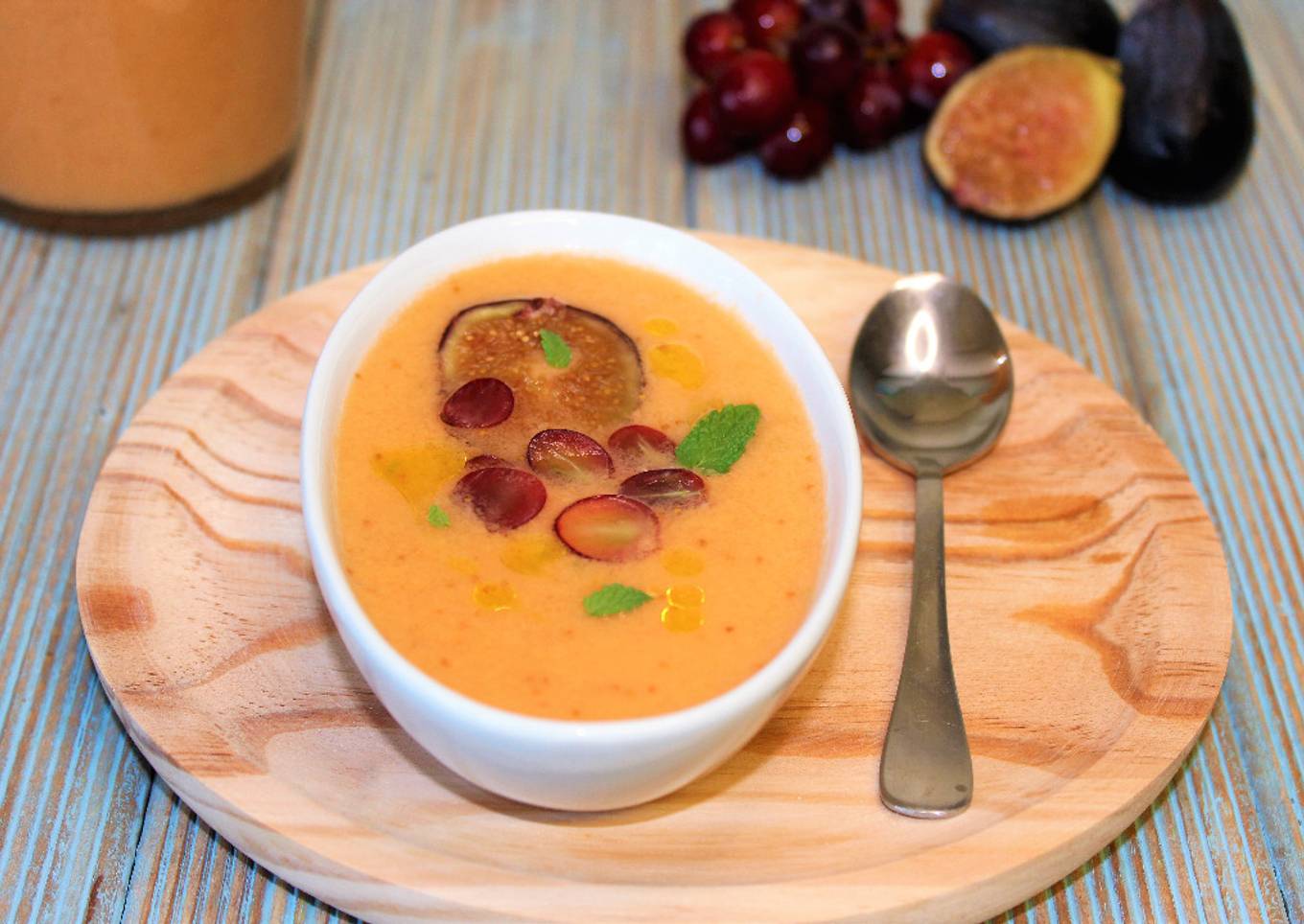 Gazpacho de higos y uva roja