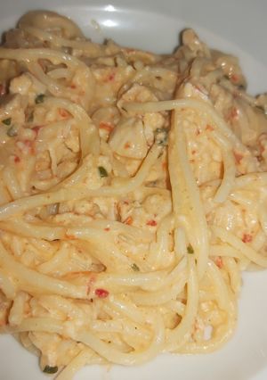 Tejszínes spagetti csirkemellel recept fotója