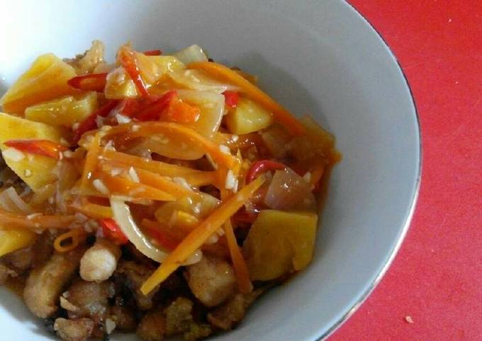 Langkah Mudah untuk Membuat Ayam dan Brokoli Goreng Saus Asam Manis, Enak Banget