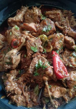 A picture of Peshawari chicken karahi.