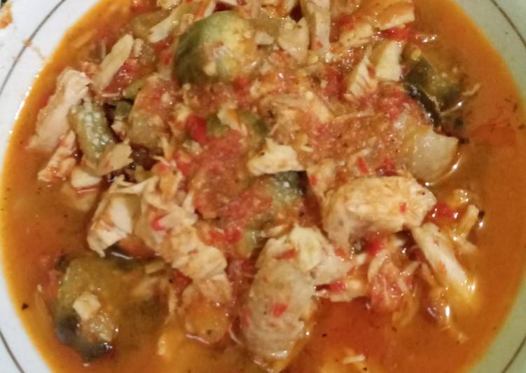 Rica rica terong ayam suwir (kuah)