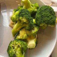 A picture of Blanched broccoli 🥦 best way to enjoy this lovely green veggie.