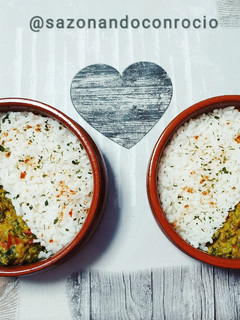Una foto de Arroz con verduras al curry (leche de soja)
