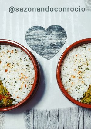 Una foto de Arroz con verduras al curry (leche de soja)