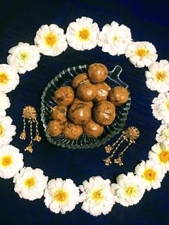 A picture of Atta Jaggery n Dry Fruits Ladoo.