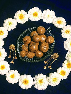 A picture of Atta Jaggery n Dry Fruits Ladoo.