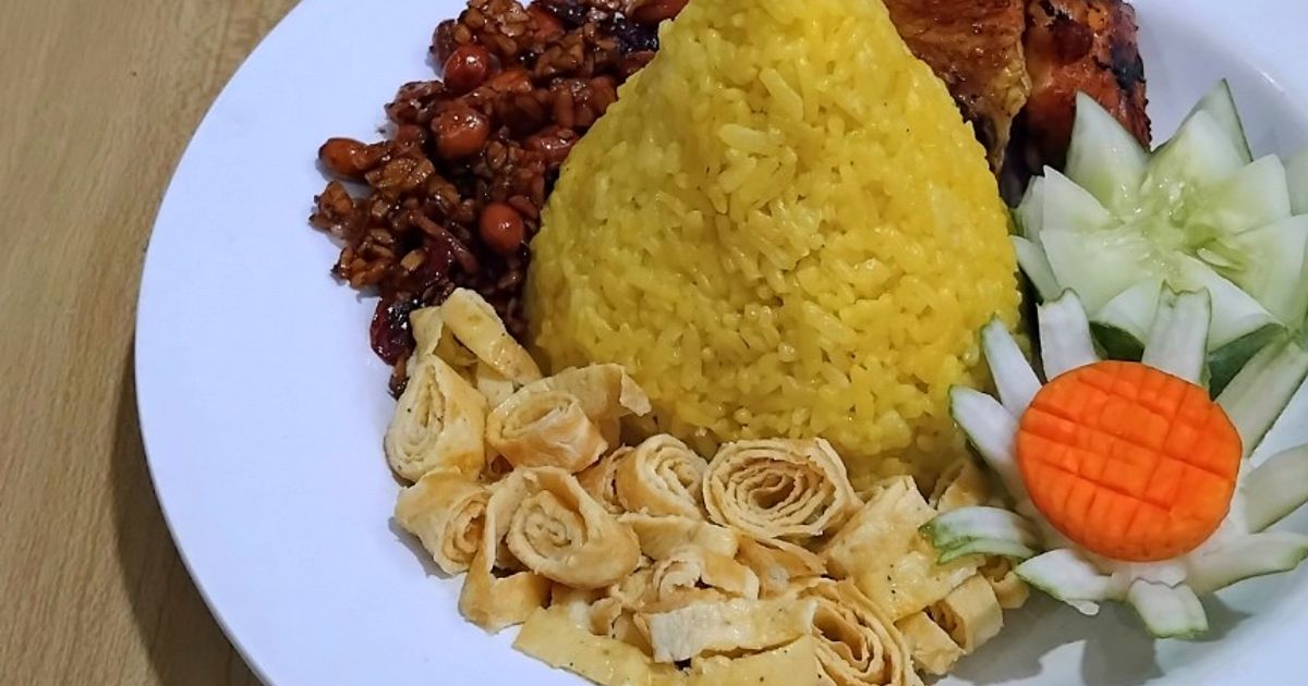 Nasi Kuning Tumpeng (Magicom)