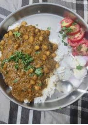 छोले चावल (chole chawal recipe in Hindi) रेसिपी मुख्य फोटो