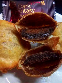 A picture of Fried dark fantasy biscuit.