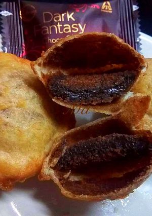 A picture of Fried dark fantasy biscuit.