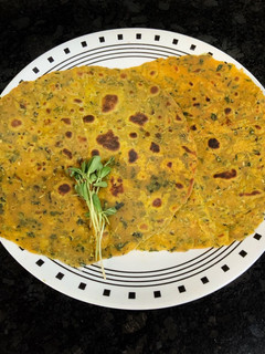 A picture of Methi Thepla.
