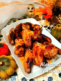 A picture of Chicken wings in honey marinade.