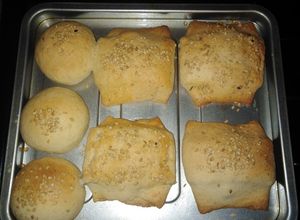 Una foto de Panes rellenos de queso, jamón y raja