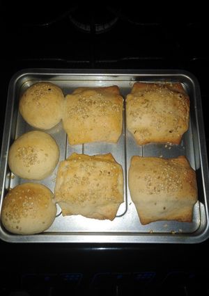 Una foto de Panes rellenos de queso, jamón y raja