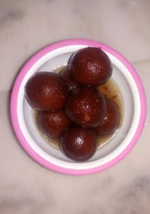 गुलाब जामुन (gulab jamun recipe in Hindi) रेसिपी मुख्य फोटो