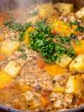 🥘 Guiso criollo con sobras de asado y papas al horno – versión invierno bien argentino❄️
