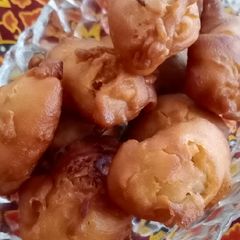 A picture of Meethey pakorey(gulguly).