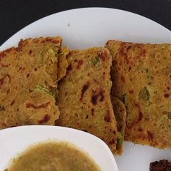 A picture of Broccoli Paratha.