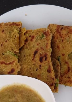A picture of Broccoli Paratha.