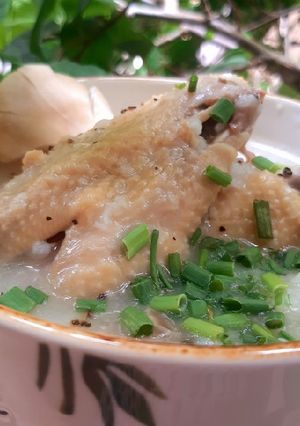 Hình của món Cháo gà nấm từ cơm nguội.