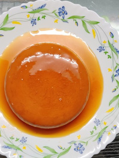 કેરેમલ કસ્ટર્ડ પુડિંગ (Caramel Custard Pudding recipe in gujarati) રેસીપી મુખ્ય ફોટો