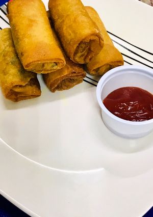 A picture of Chicken spring rolls.