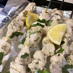 Lemon & Tarragon Chicken Skewers 🍋🌿 A picture of Lemon & Tarragon Chicken Skewers 🍋🌿.