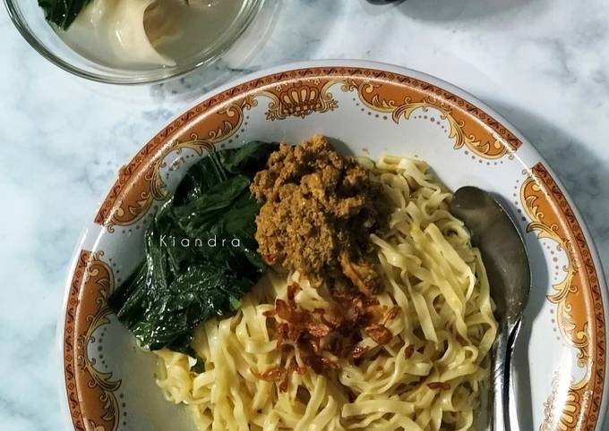 Resep Mie Ayam Rumahan Oleh Yulia Akbar Cookpad 