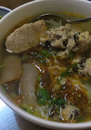 Hình của món Bún Mọc.