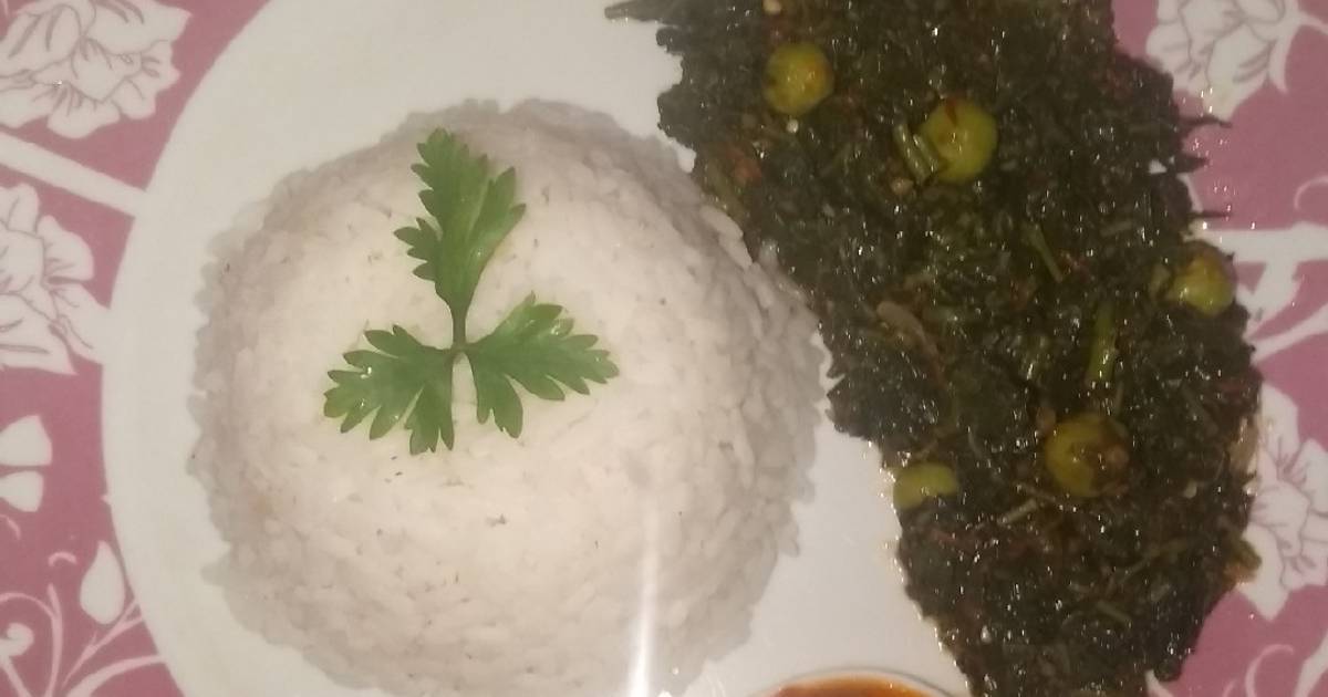 White rice and garden egg leaves soup Recipe by heedah cakes and