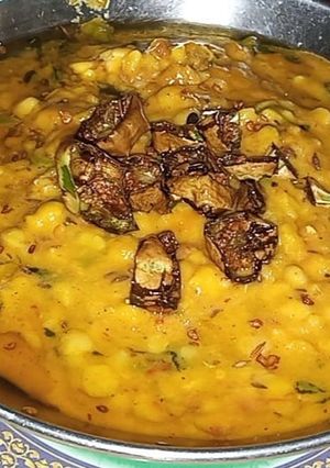 A picture of Chanay Mash ke Masaly wali dal.