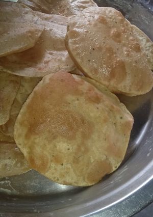 पूरी (poori recipe in Hindi) रेसिपी मुख्य फोटो
