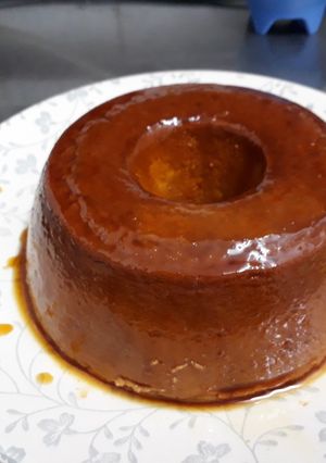 Una foto de Flan con leche condensada y dulce de leche
