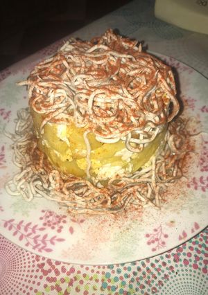 Una foto de Volcán de patatas con gulas