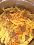 Massa fusili com carne de vaca