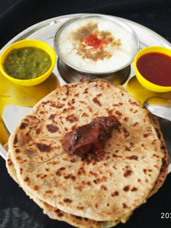 आलू प्याज़ का पराठा (aloo pyaz ka paratha recipe in Hindi) रेसिपी मुख्य फोटो
