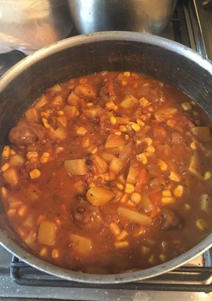 Una foto de Guisado con albóndigas 🍛