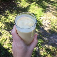 A picture of Banana, mango and ginger smoothie.