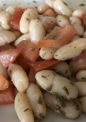Una foto de Ensalada de judías blancas con menta