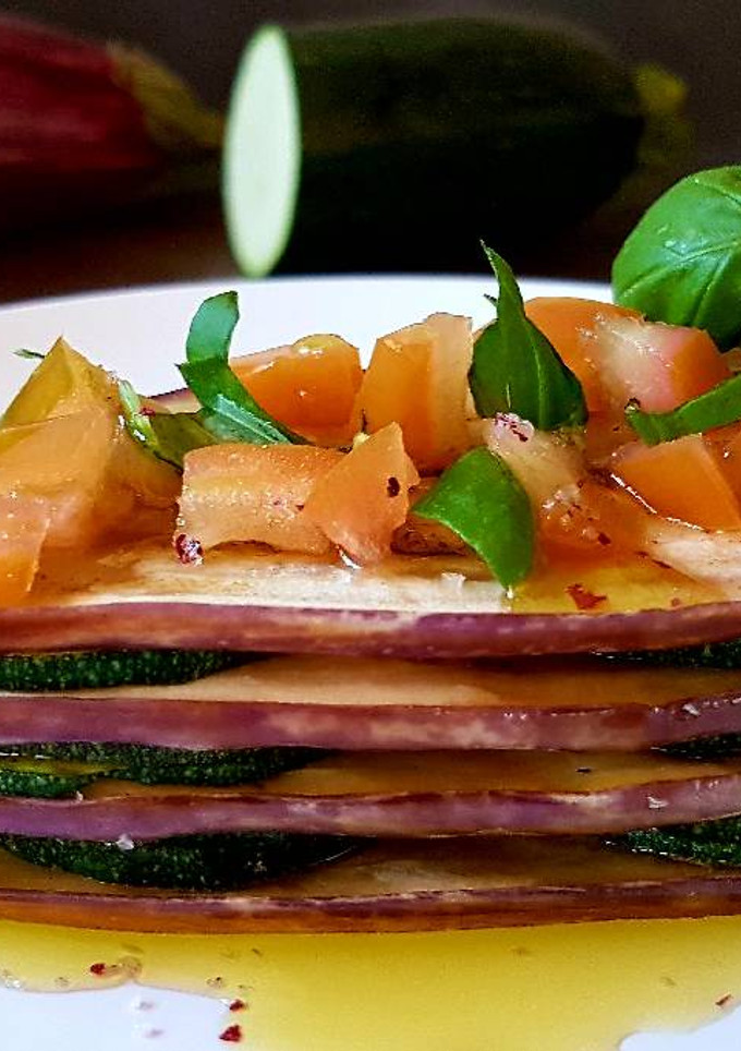 Una foto de Ensalada de berenjena y calabacín. Apta para diabéticos