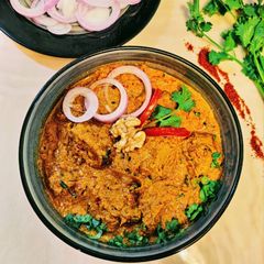 A picture of Chaap walnutty curry.
