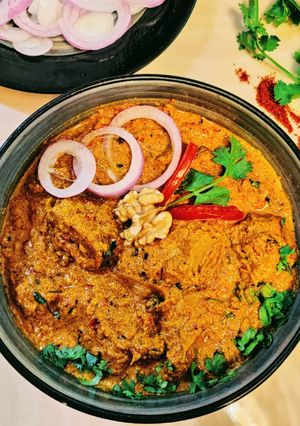 A picture of Chaap walnutty curry.