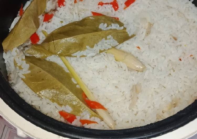 Langkah Mudah untuk Menyiapkan Nasi liwet Rice cooker yang Bisa Manjain Lidah