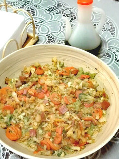 Una foto de Menestra de verduras con pasta de lentejas y queso fresco