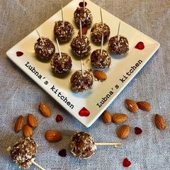 Almond & Date Balls: A picture of Almond & Date Balls:.