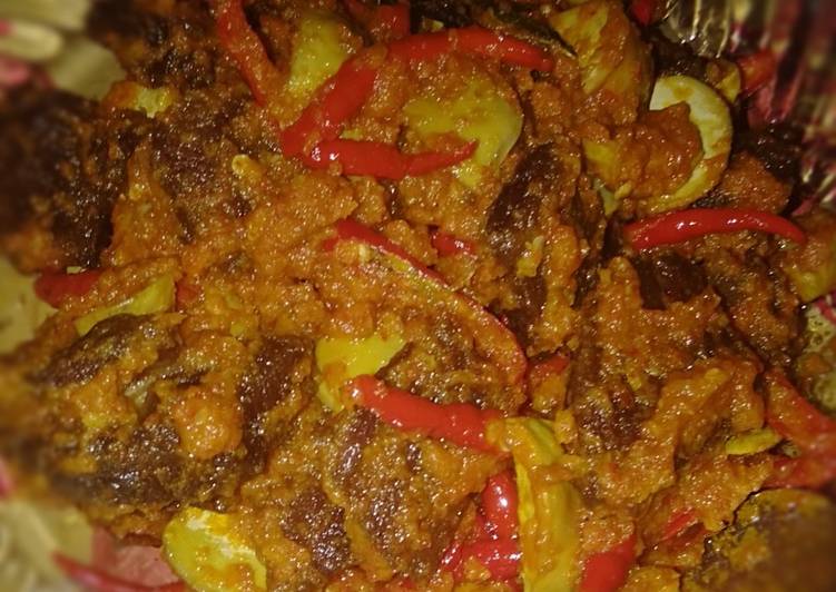 Langkah Mudah untuk Menyiapkan Empal sambal jengkol, Enak