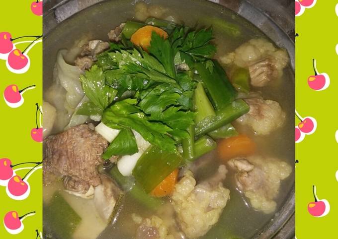 Sop iga dan tetelan sapi