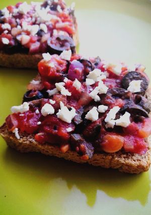 Gyors olívás bruschetta 🍅 recept fotója