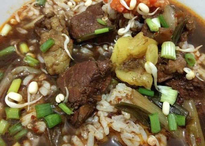 Bagaimana Menyiapkan Rawon kuah pekat, Lezat Sekali